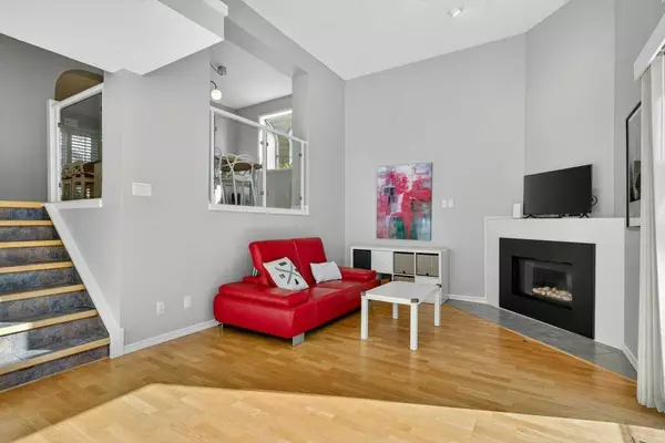 Calgary, AB T3B 4V7,3839 Point Mckay RD NW