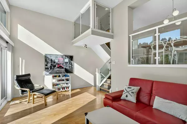 Calgary, AB T3B 4V7,3839 Point Mckay RD NW