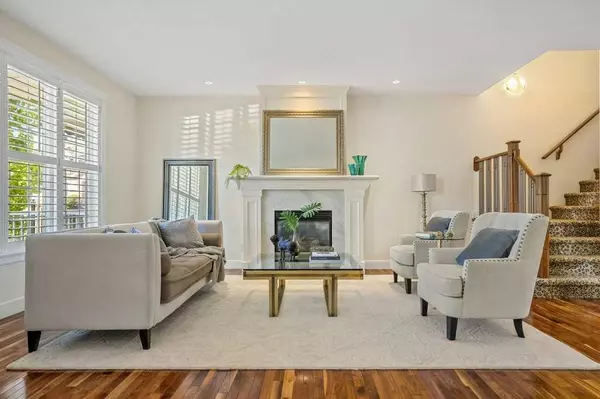 Calgary, AB T2T6L2,24 Ypres Mews SW