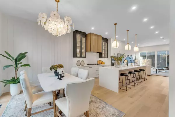 Calgary, AB T2M2E3,433 26 AVE NW