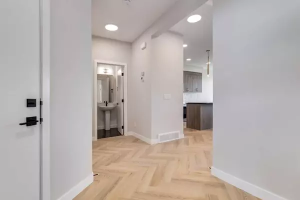 Cochrane, AB T4C 3K1,82 Agate RD