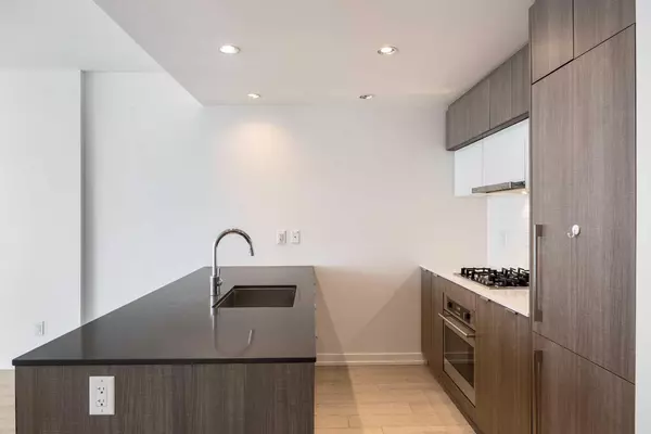 Calgary, AB T2P 0S7,128 2 ST SW #503