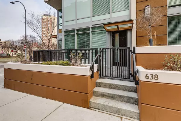 638 14 AVE SW, Calgary, AB T2R 0m8