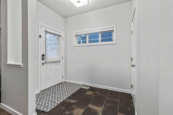 Calgary, AB T3H 0V4,29 Cougar Ridge Close SW