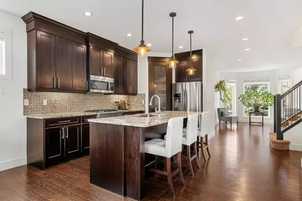 Calgary, AB T3B0T8,4530 20 AVE NW