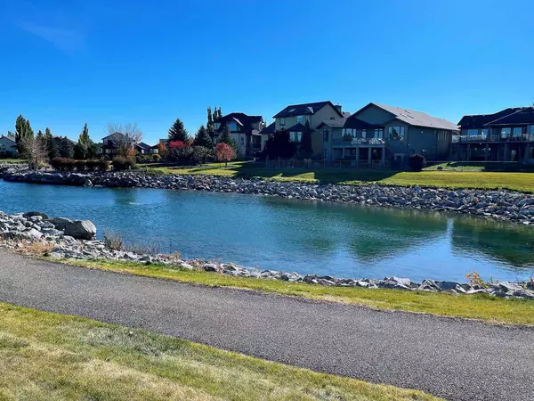 Lethbridge, AB T1K 2N4,534 Canyon CV W