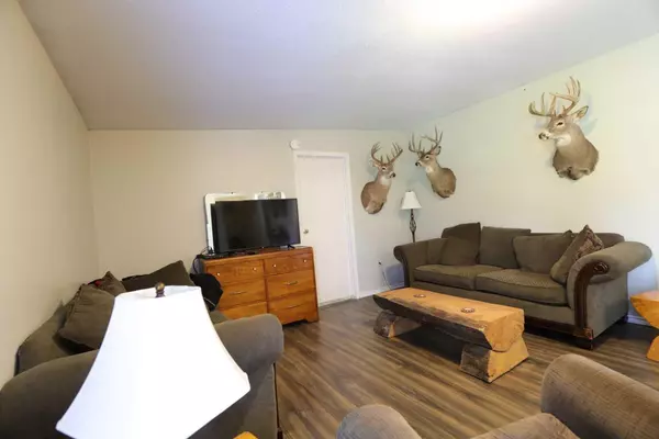 Glenwood, AB T0K 2R0,290 2 AVE NW