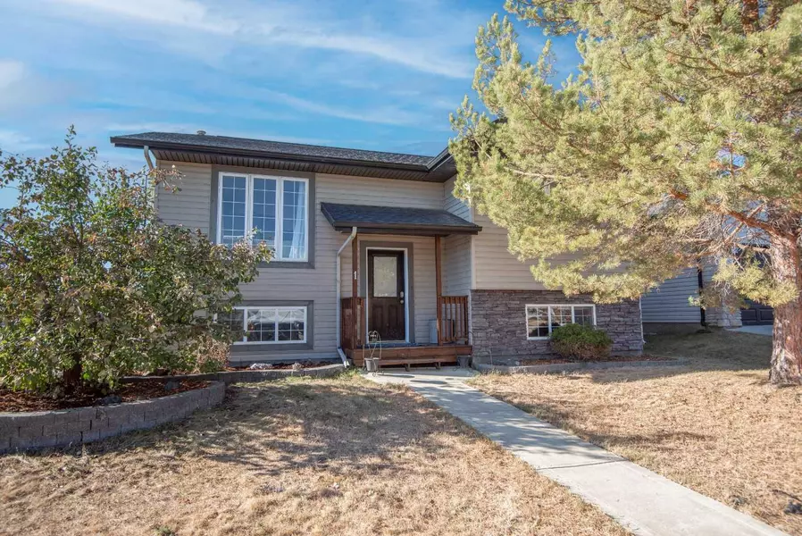 1 Pine CRES, Blackfalds, AB T4M 0E3