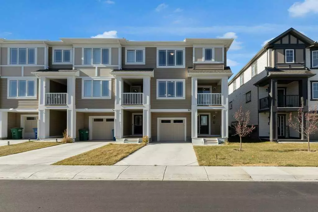 Airdrie, AB T4B 3T1,827 Windbury ST SW