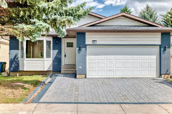 64 Woodstock RD SW, Calgary, AB T2W 5W2