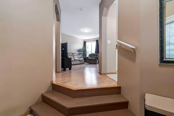 Calgary, AB T2Z 2V5,168 Mt Apex GN SE