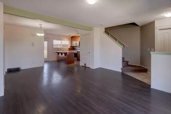 Calgary, AB T3P 0M5,136 Evansborough WAY NW