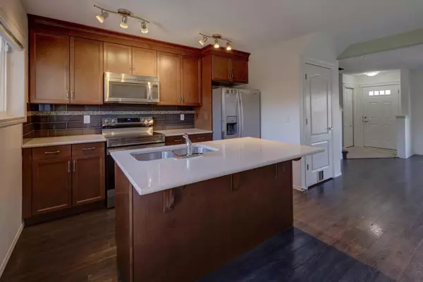 Calgary, AB T3P 0M5,136 Evansborough WAY NW