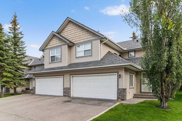 Calgary, AB T2W 6J3,27 Cedarwood LN SW