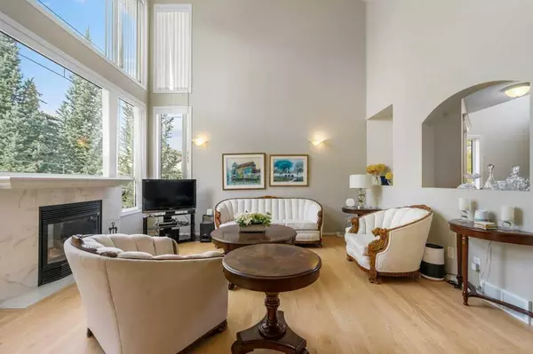 Calgary, AB T3B 5T5,23 Valley Ponds WAY NW