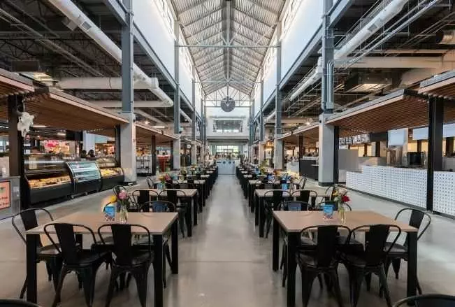 Calgary, AB T3B 5X4,25 Greenbriar DR NW