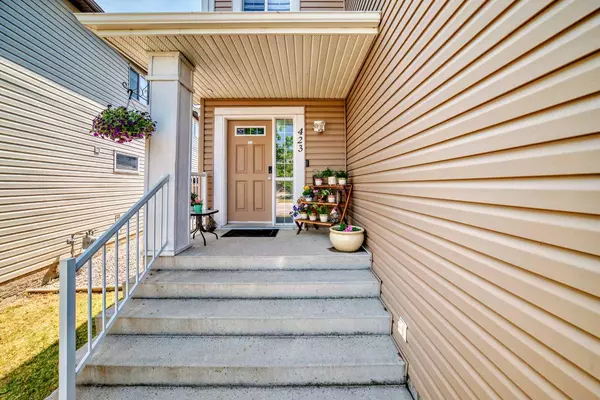 Airdrie, AB T4B 3M5,423 Morningside WAY SW