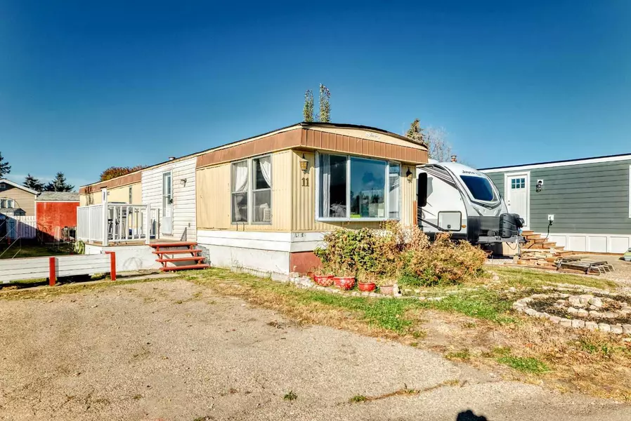 649 Main ST N #11, Airdrie, AB T4B 1Z6