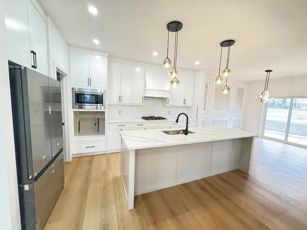 Carstairs, AB T0M 0N0,709 Mandalay AVE