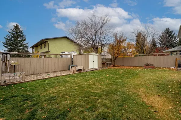 Okotoks, AB T1S 1M2,9 Hunters Mews