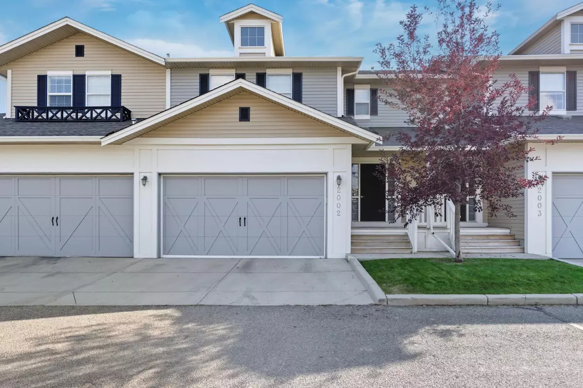 Airdrie, AB T4B 0W3,1001 8 ST NW #2002