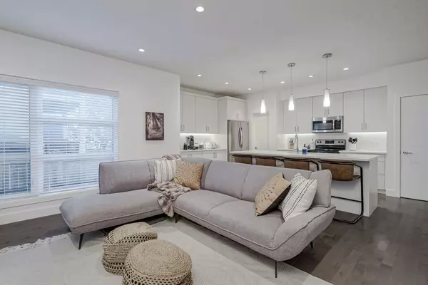 Calgary, AB T2T2C5,2115 34 AVE SW #100