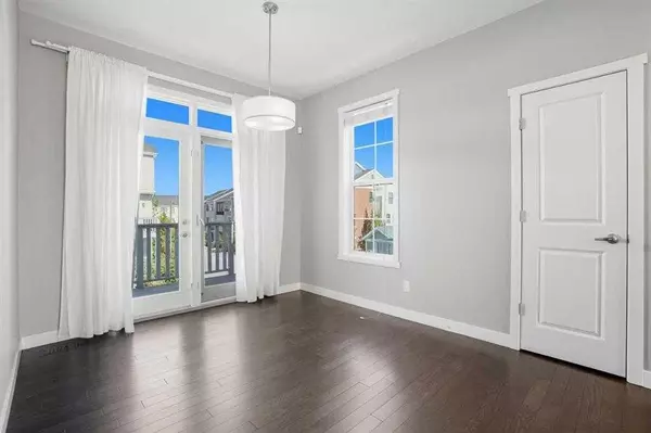 Calgary, AB T3R 0T9,22 Nolan Hill Gate NW