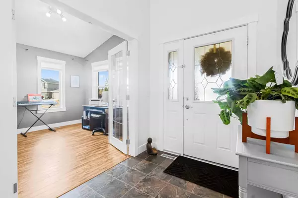 Langdon, AB T0J 1X3,811 Boulder Creek DR SE