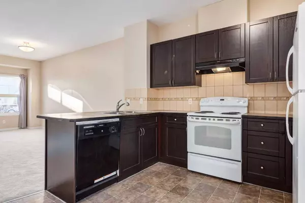 Calgary, AB T3J 0G8,111 Tarawood LN NE #344