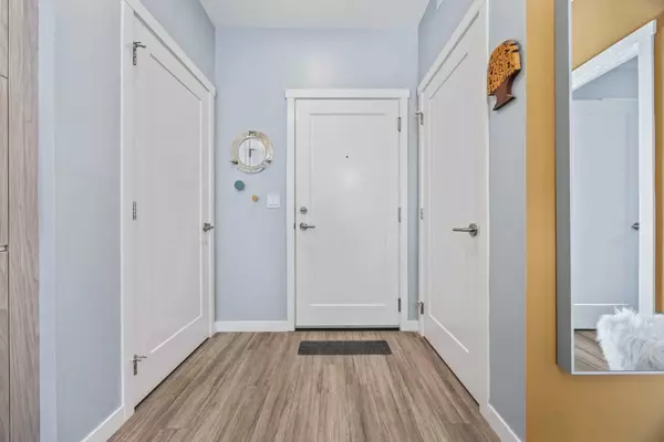 Calgary, AB T3R 1X7,138 Sage Valley Common NW #207