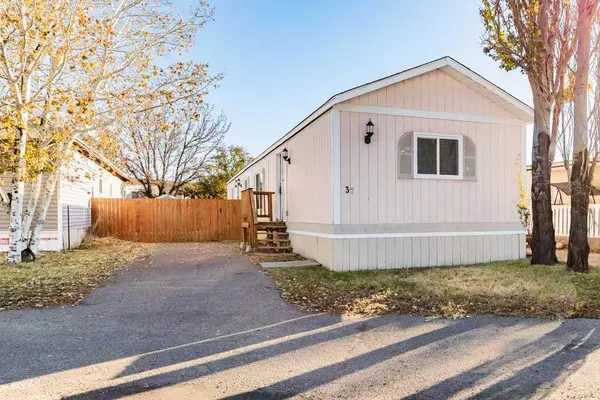 37 Lake Stafford CRES, Brooks, AB T1R 0P5
