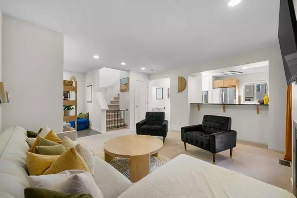 Calgary, AB T3R 0H6,184 Sage Valley DR NW