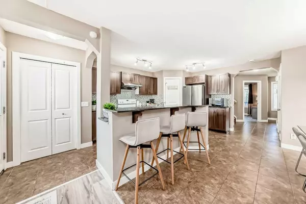 Calgary, AB T3R 0H3,71 Sage Hill WAY NW