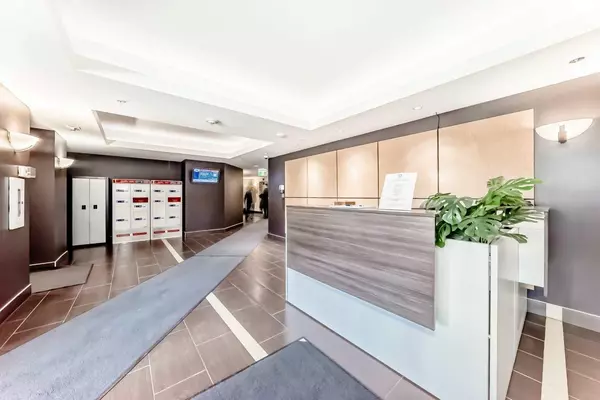 Calgary, AB T2R 0H1,788 12 AVE SW #1206