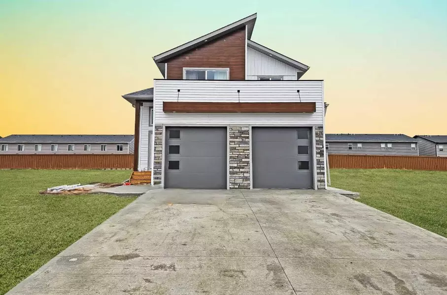 9513 114 AVE, Clairmont, AB T8X 0W7