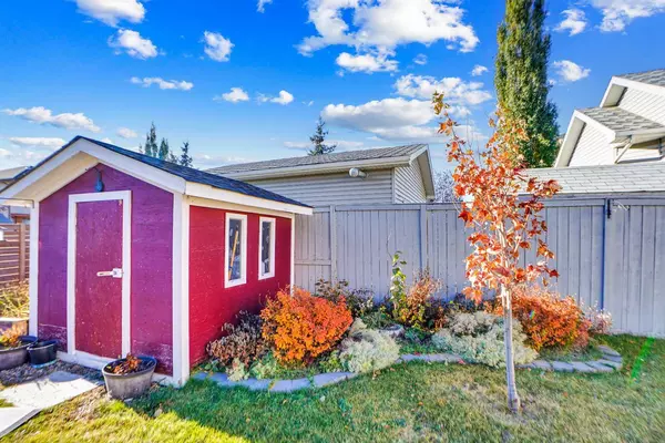 Calgary, AB T3K 5N8,5 Coville GDNS NE