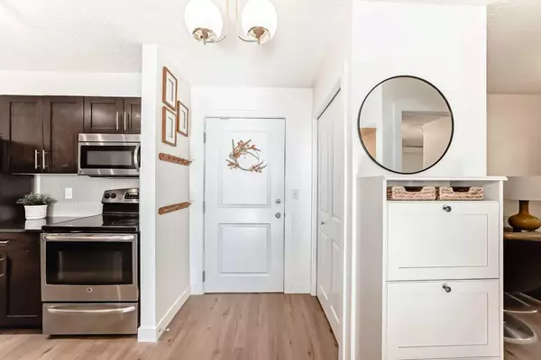 Calgary, AB T2A4Y5,1317 27 ST SE #4213