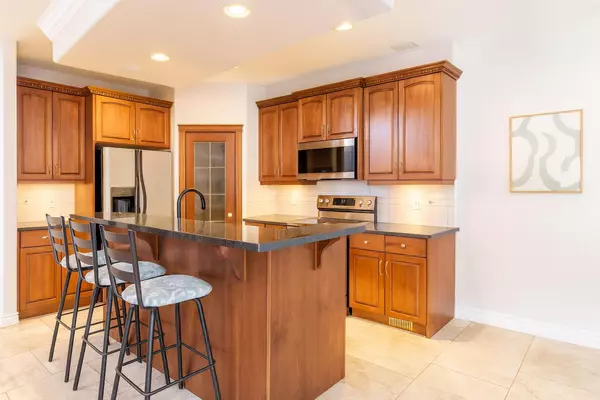 Calgary, AB T3C 1W8,1421 40 ST SW