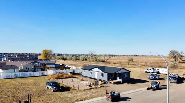 Brooks, AB T1R 0W9,323 20 ST E