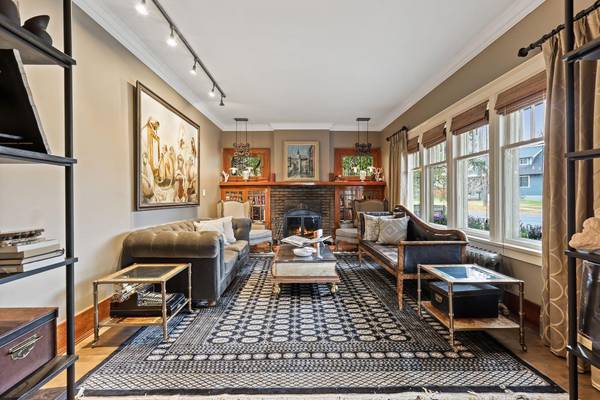 1314 Shelbourne ST SW, Calgary, AB T3C 2K8