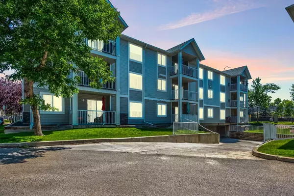 Calgary, AB T2B0K9,4204 valleyview PARK SE #204