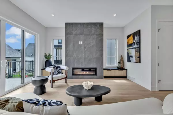 Calgary, AB T3E 7J6,330 Normandy DR SW