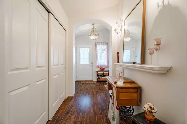 Calgary, AB t2y 4t1,41 Everridge CT SW