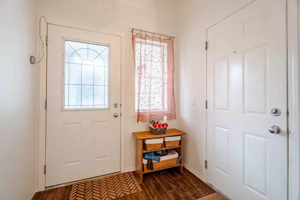 Calgary, AB t2y 4t1,41 Everridge CT SW