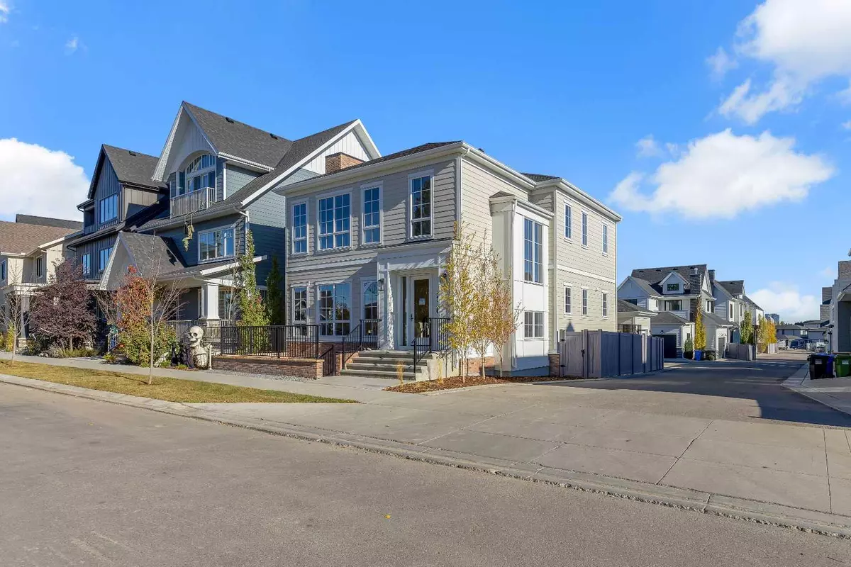 Calgary, AB T3E 8G8,210 Alexandria GN SW