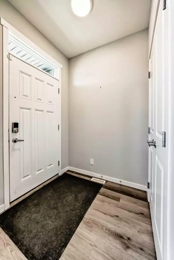 Calgary, AB T3M 3E4,1003 Mahogany BLVD SE