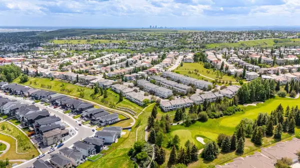 Calgary, AB T3A 2Z5,53 Hampstead Mews NW