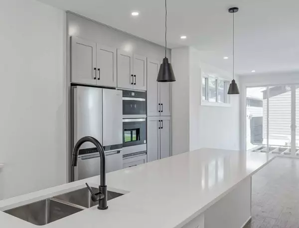 Calgary, AB T2M2K6,436 28 AVE NW