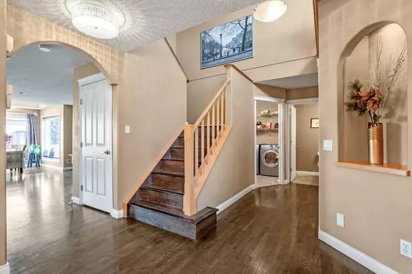 Calgary, AB T3M 1B1,123 Cranwell Close SE