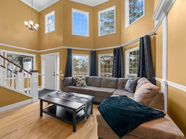 Calgary, AB T3L 1X1,9995 Scurfield DR NW